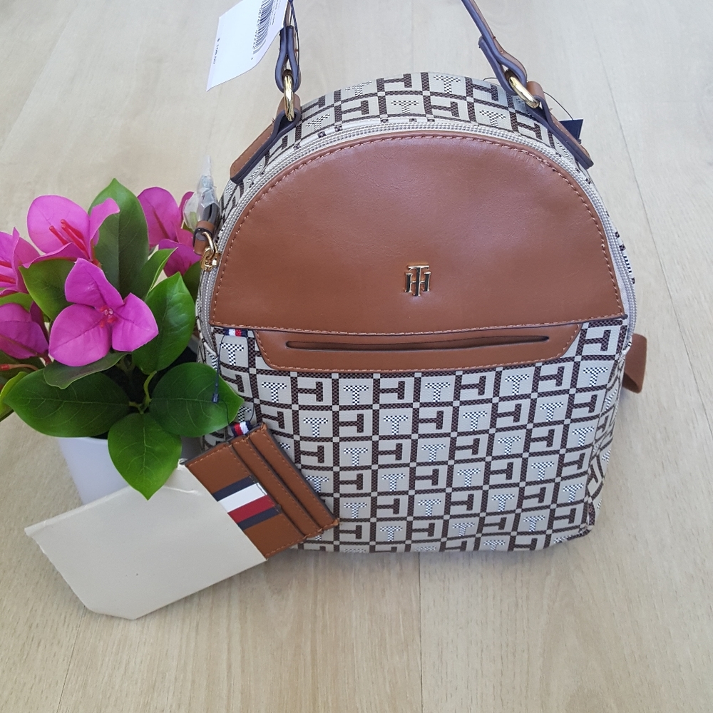Sold! Tommy Hilfiger backpack - Picture 9 of 10